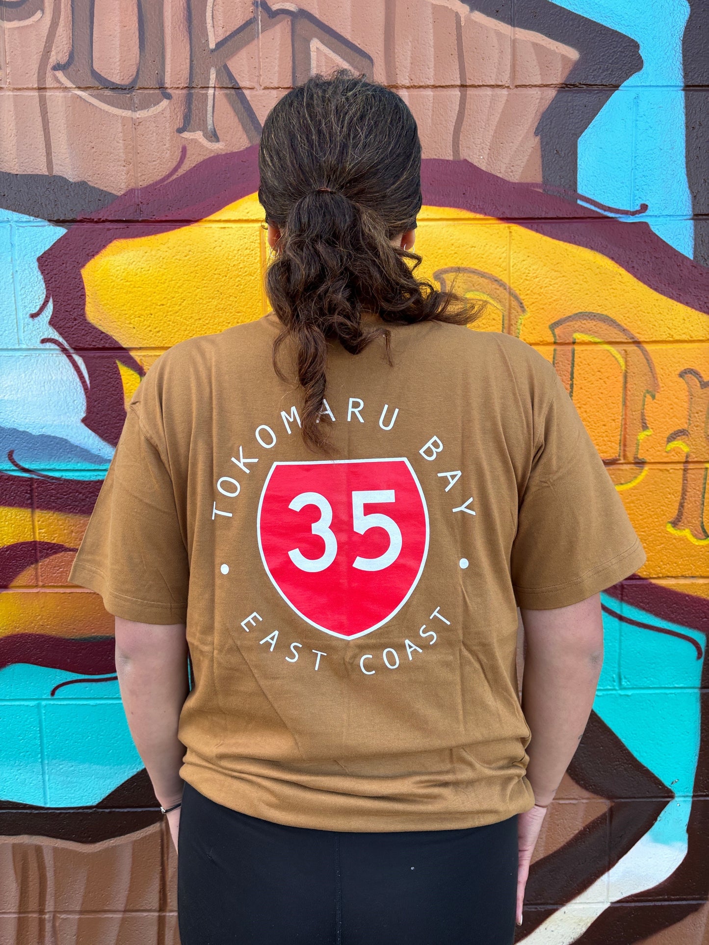 35 T-SHIRT BROWN TOKOMARU BAY