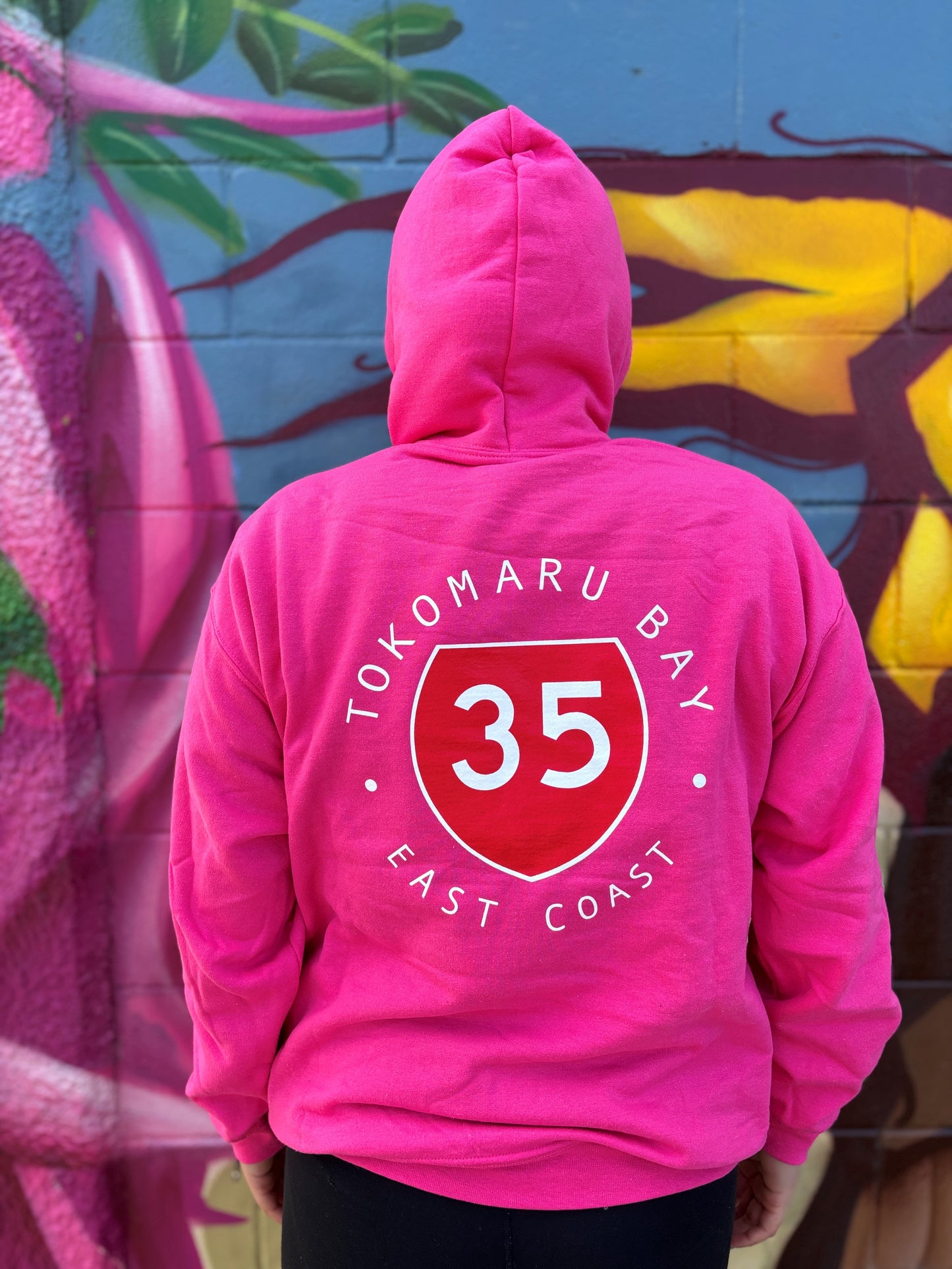 35 HOODIE HOT PINK TOKOMARU BAY